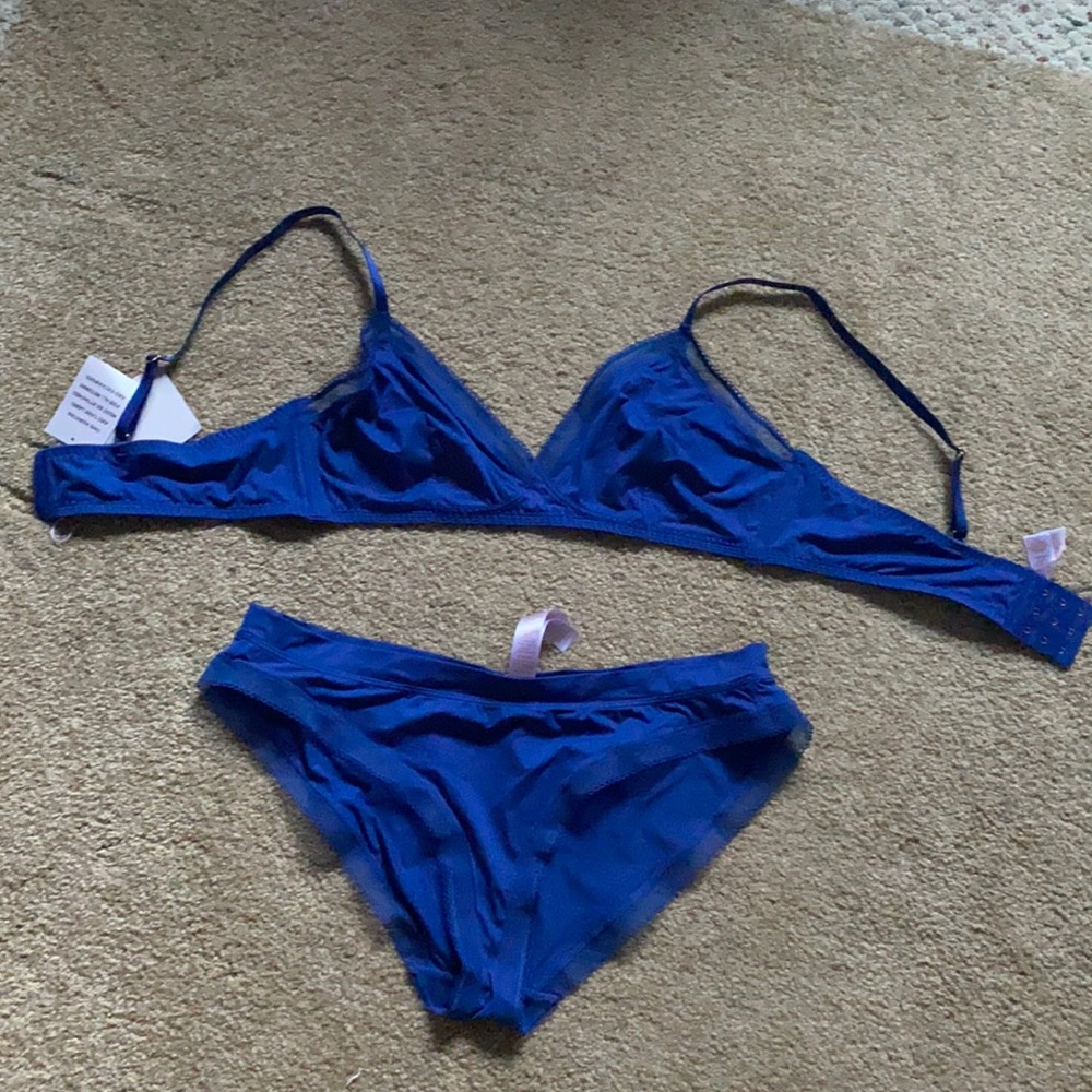 New Savage X Fenty Bralette and Undies in Large